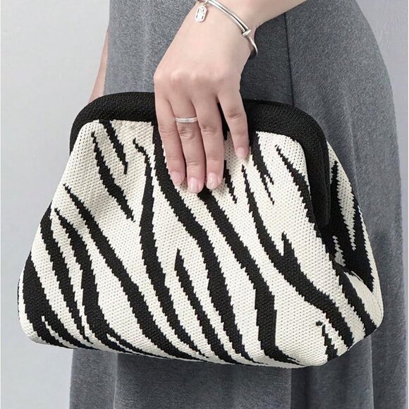Women's Crocheted Crossbody Clutch Bag Zebra Stripe Cloud Shape - Picture 5 of 7